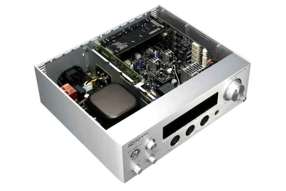 Pioneer U-05-S Headphone Amplifier | Digital Cinema